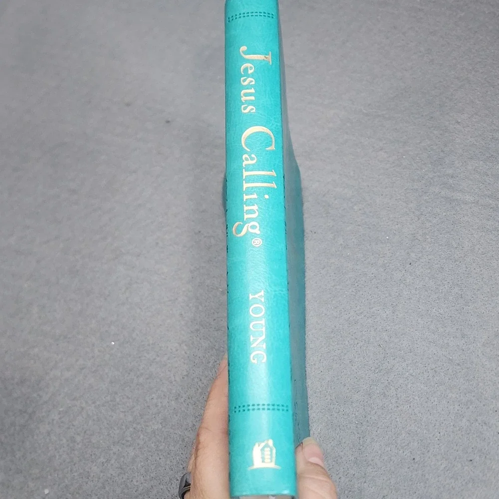 Sarah Young‎ Jesus Calling Devotional Teal Faux Leather Floral Embossed Unisex